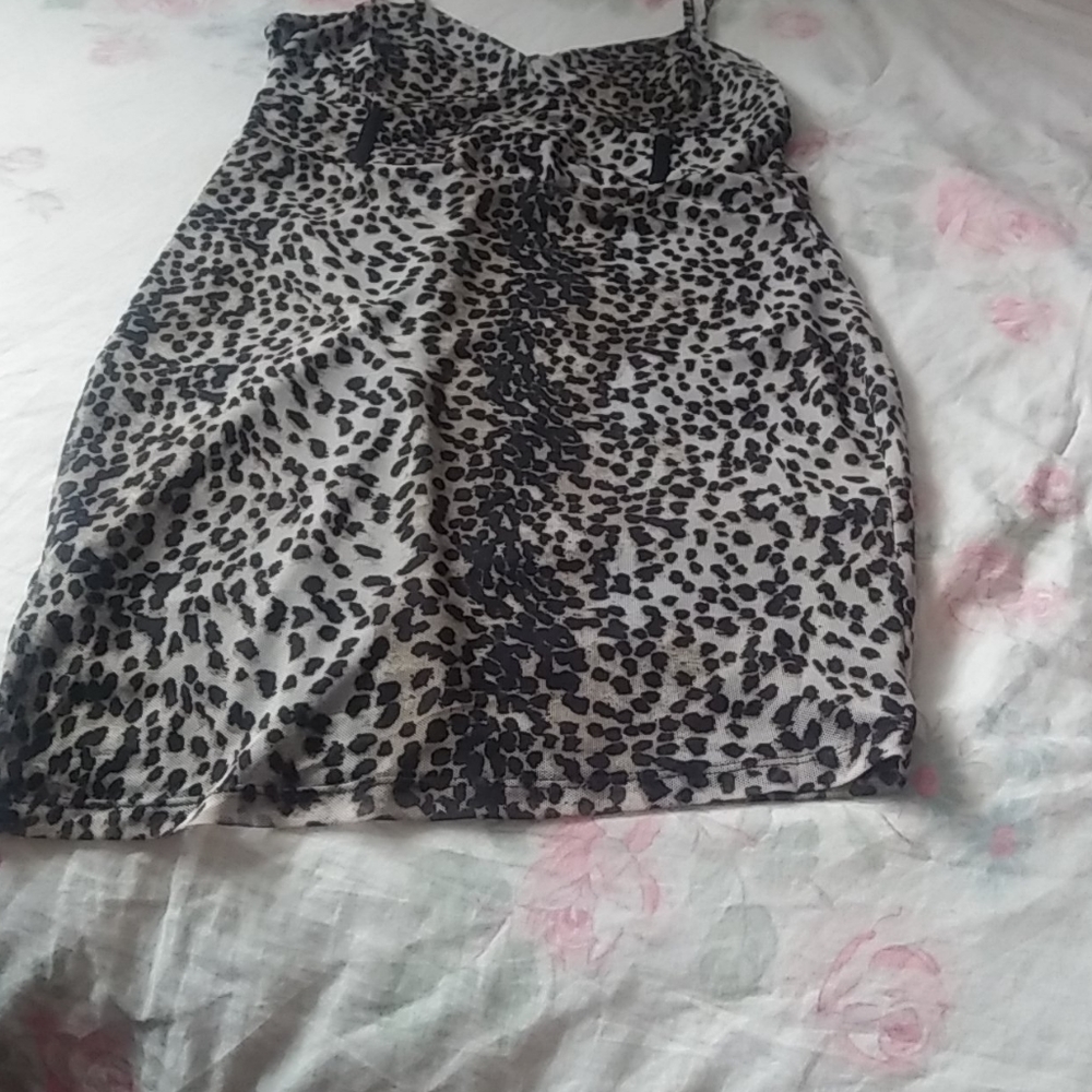 Brand new Guess dress - Picture 2 of 6